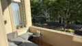 Balkon zur Straße