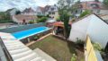 Garten mit Outdoor-Pool