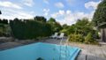 Pool mit Liegen
