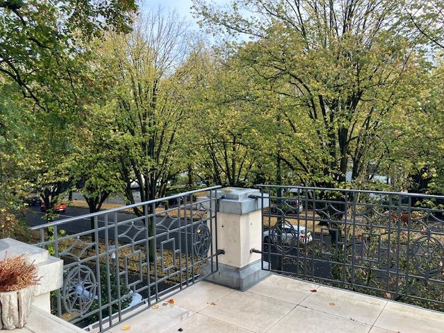 großer Sonnenbalkon