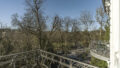 Balkon mit Blick in den Park