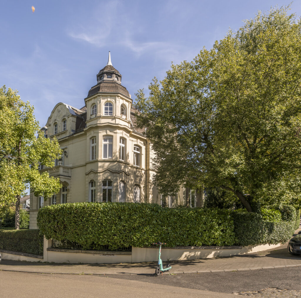 Straßenansicht