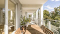 überdachter Balkon
